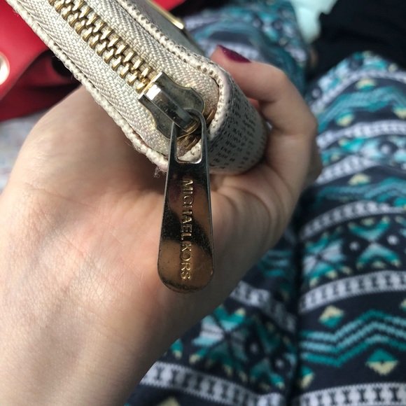 Michael Kors Wallet - Picture 3 of 6